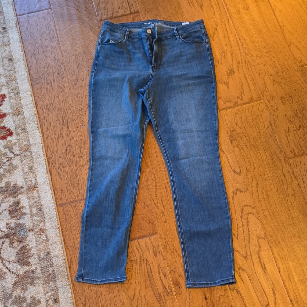 Old Navy Women's Skinny Jeans in Blue